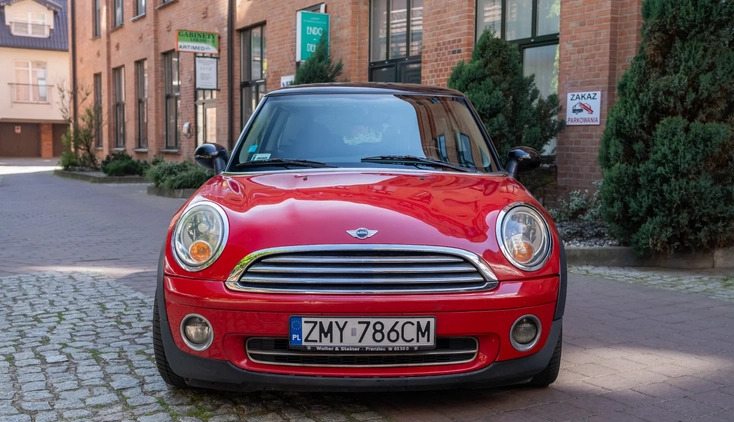 MINI ONE cena 9500 przebieg: 177777, rok produkcji 2007 z Szczecin małe 172